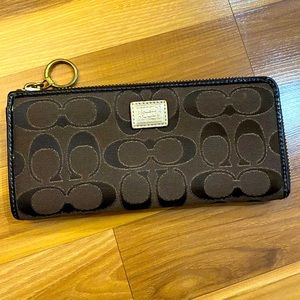 Coach Accordian Zip Up Wallet